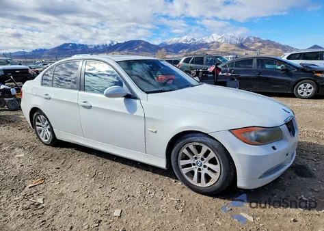 2007 BMW 328 Xi z USA, uszkodzony, nr VIN WBAVC93557KX59313